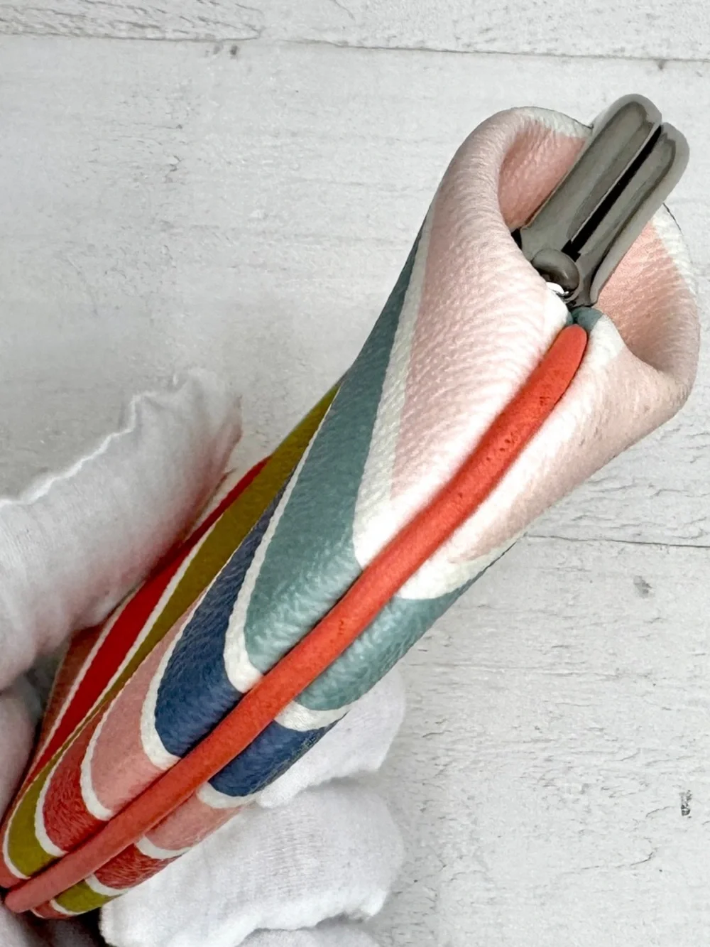 Coach Kisslock Coin Purse Multicolor Stripe Leather Clutch Wallet w/ Box - Picture 5 of 9